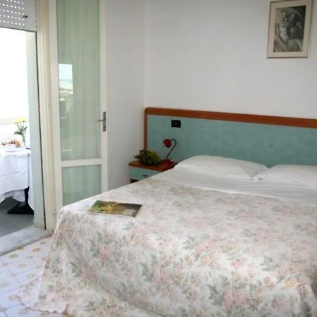 Levante Sul Mare 3*